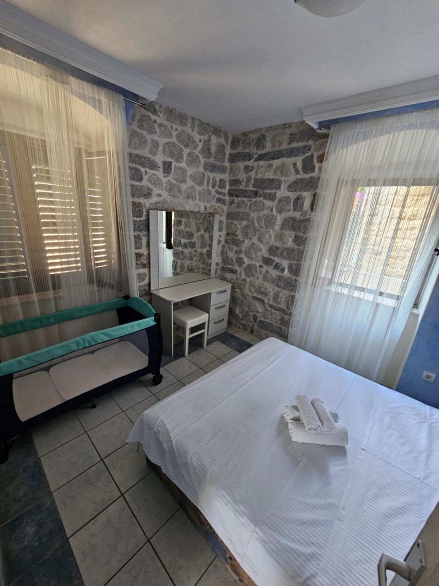 Lanterna Apartments Kotor Eksteriør billede